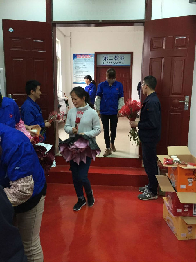 深化婦女普法教育，促進(jìn)構(gòu)建和諧銀億