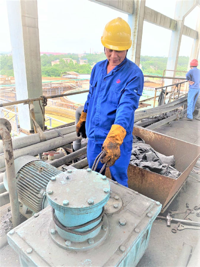 勤勉奮斗創(chuàng)佳績，匠心卓越樹新風(fēng)