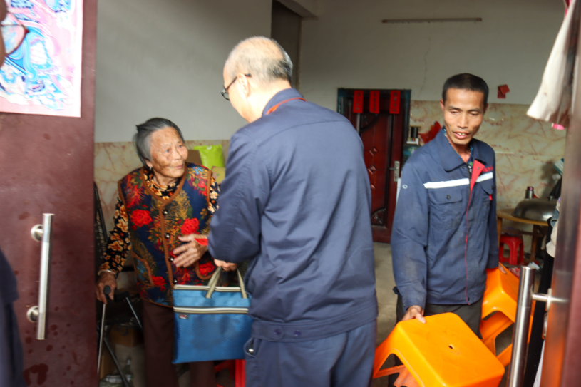 Comforting and Spreading Party Affection, Caring and Warming People's Hearts - Leaders of the Party Committee of Guangxi Yinyi Company Carry out a pre Spring Festival condolence activity