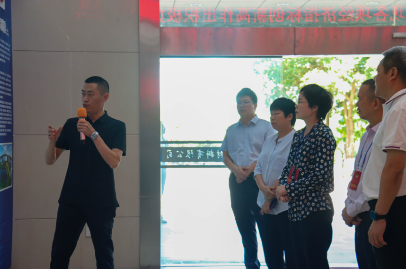 玉林市政協(xié)常委視察團一行蒞臨廣西銀億視察指導(dǎo)